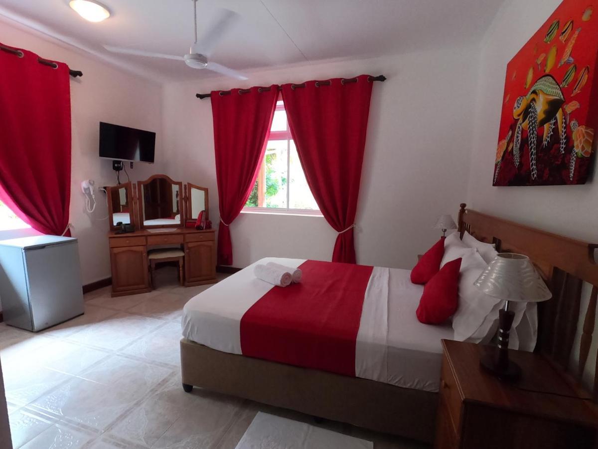 אנס לזיו Le Chevalier Bay Guesthouse מראה חיצוני תמונה