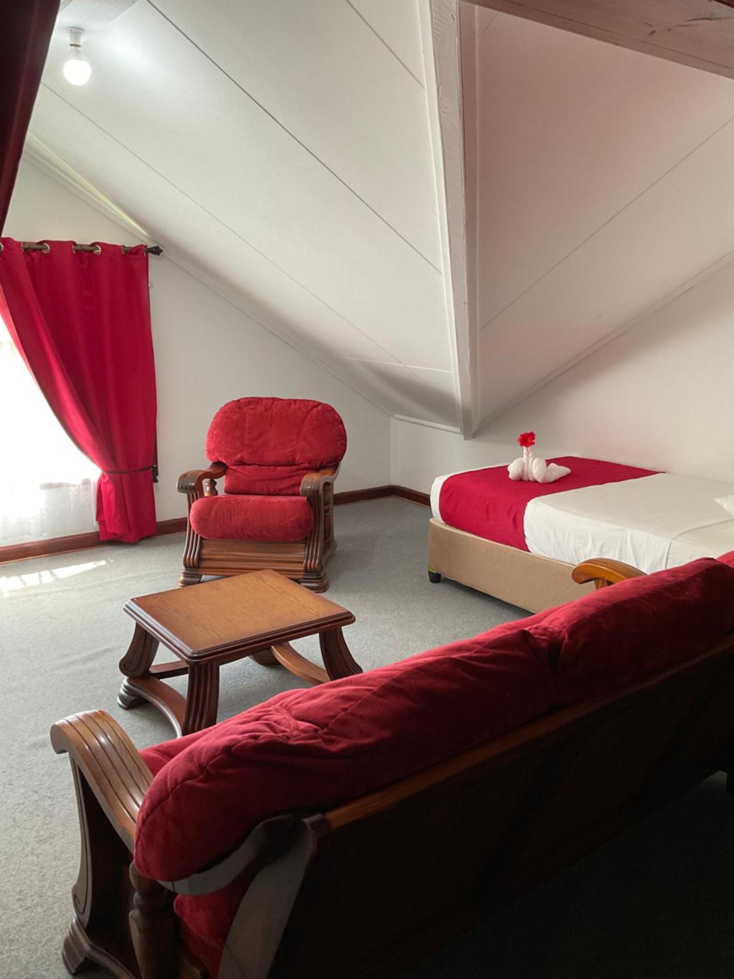 אנס לזיו Le Chevalier Bay Guesthouse מראה חיצוני תמונה